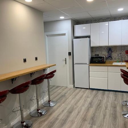 Cv33 Ostatua Hotell Bilbao Eksteriør bilde