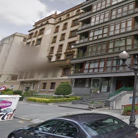 Cv33 Ostatua Hotell Bilbao Eksteriør bilde
