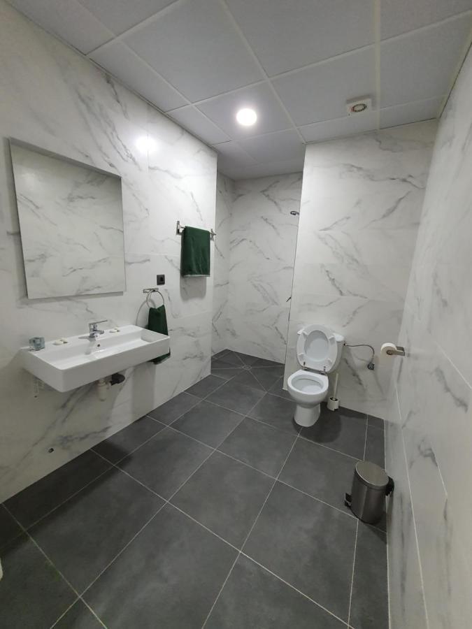 Cv33 Ostatua Hotell Bilbao Eksteriør bilde
